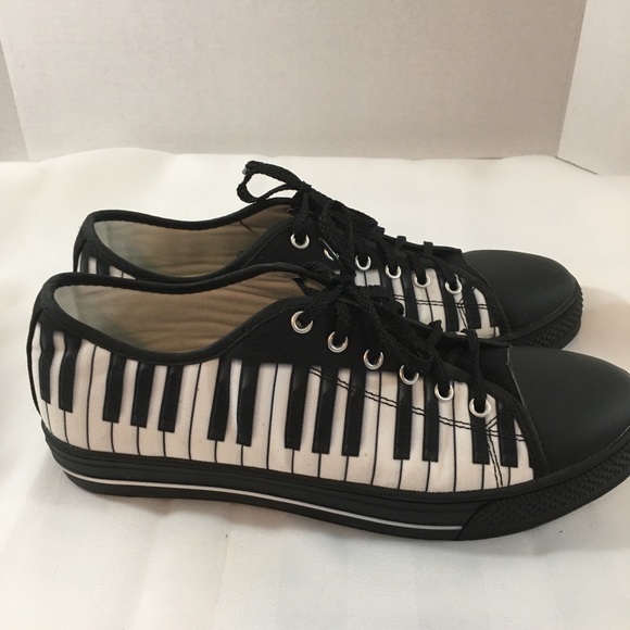 Piano key low top shoes. Like new condition. US10(E41) - Picture 6 of 13